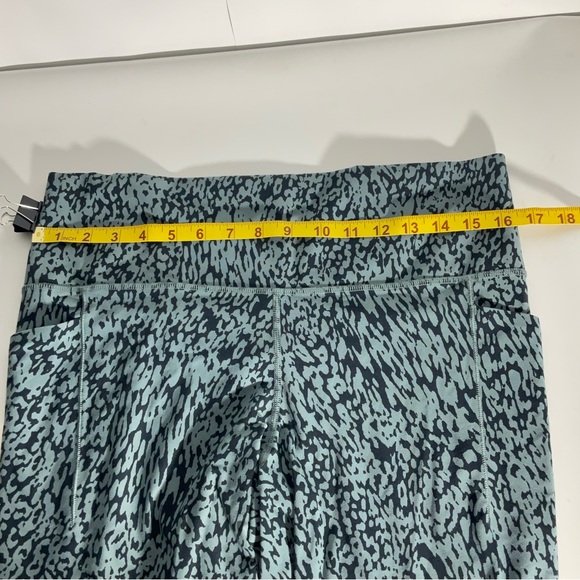 Athleta Salutation Stash Pocket II 7/8 Printed Grey Black Tight Leggings Size XL - Picture 11 of 13